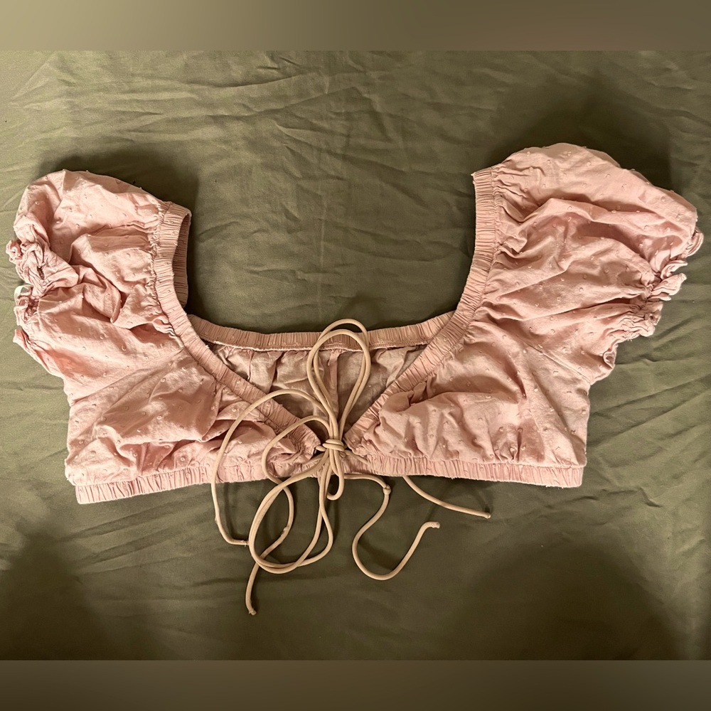 pink puffy sleeves crop top
